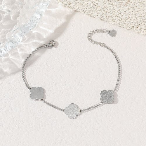Arabic Calligraphy Four-Leaf Clover Charm Bracelet - 18K Gold Plated