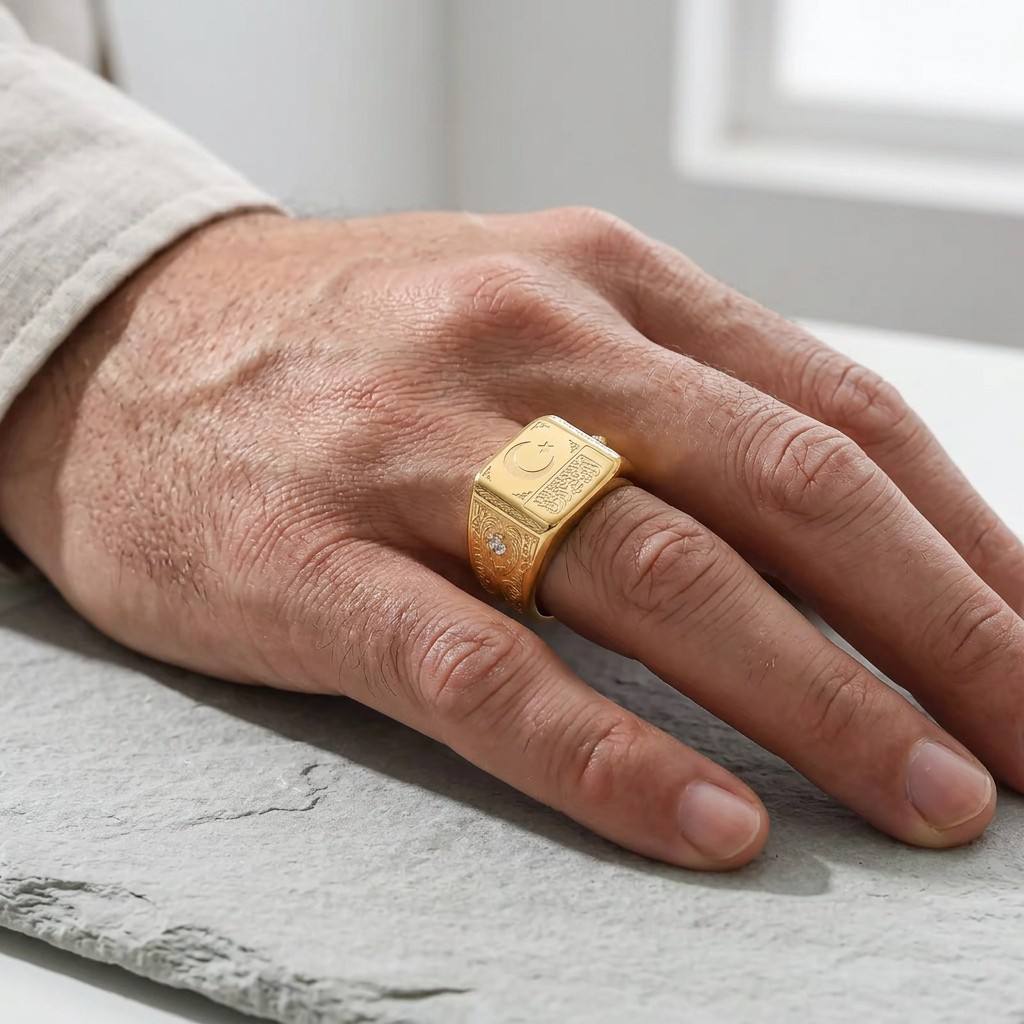 Man wearing CIGAONI Sovereign Faith 18K gold plated Islamic signet ring - Shahada calligraphy bold rectangular face