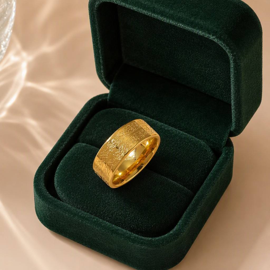 CIGAONI Ayatul Kursi Gold Ring displayed in green velvet gift box — perfectnullEid and Ramadan jewelry gift