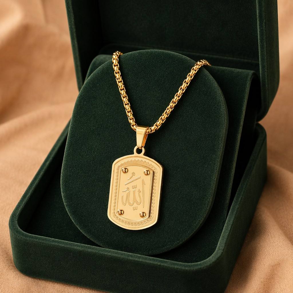 "CIGAONI Allah Arabic Calligraphy Necklace displayed in signature emerald green and gold luxury gift box, ready for gifting"