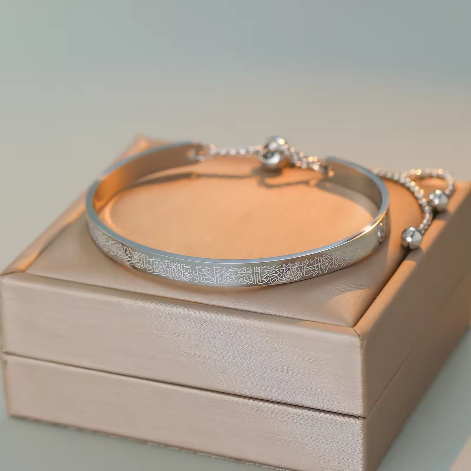 CIGAONI Ayatul Kursi silver stainless steel adjustable bangle with Arabic calligraphy engraving – pull-string bracelet on gift box